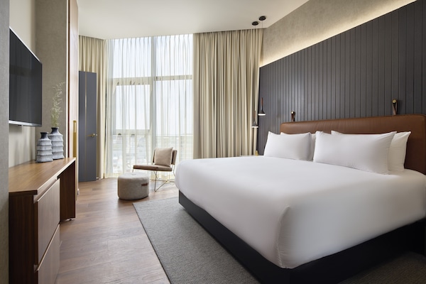 Exquisite Apartment | 2 bedrooms, minibar, in-room safe, individually decorated