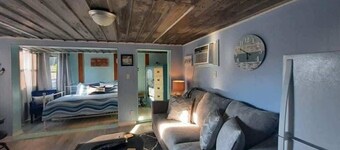 #3 Right on the Lake! Boats & Kayaks available!