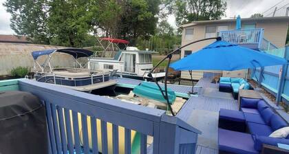 #3 Right on the Lake! Boats & Kayaks available!