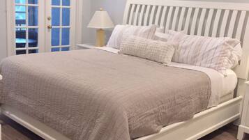 2 bedrooms, travel crib, free WiFi, bed sheets