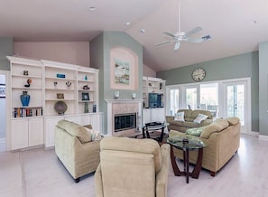House (Sanibel Surfsound) | Living room