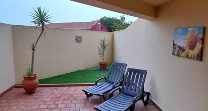 House for up to ten people, walking distance from the bay