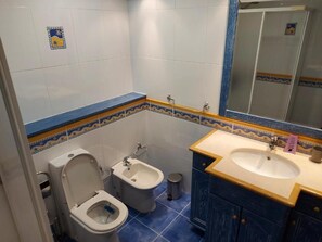 Duschwanne, Bidet