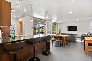 Interior - The Chateau Sundance (Sun Peaks)