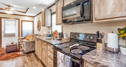 Bluebonnet Tiny Home ~ HOT TUB