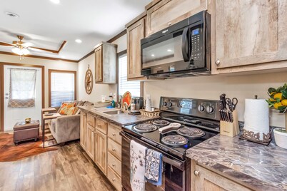 Bluebonnet Tiny Home ~ HOT TUB