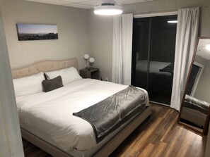 5 室のベッドルーム、旅行用ベビーベッド、WiFi (無料)、ベッドシーツ