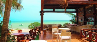 Esciros Luxury Villa