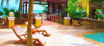 Esciros Luxury Villa