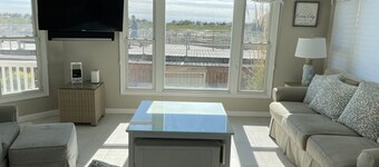 Beautiful Beach Front - 3 BR 3 Bath