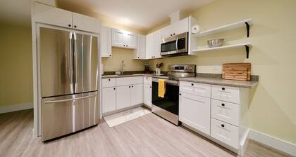 Family-friendly, close to beach, golf course, and Bartlett's farm