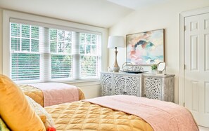 4 Schlafzimmer, Schreibtisch, Bügeleisen/Bügelbrett, kostenloses WLAN