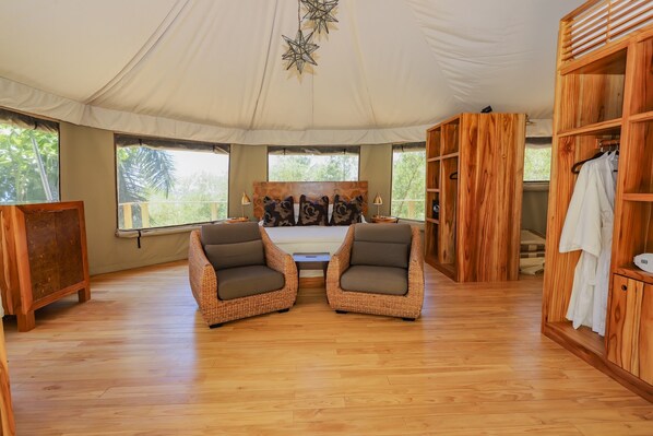 1 chambre, coffres-forts dans les chambres, bureau, Wi-Fi gratuit