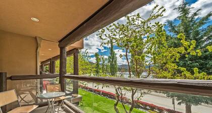 Luxury 3 bed 3 Bath Lake Front Townhouse in Canada’s Warmest City!!