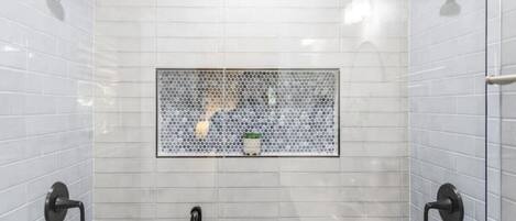 Combined shower/bathtub, hair dryer, towels, soap