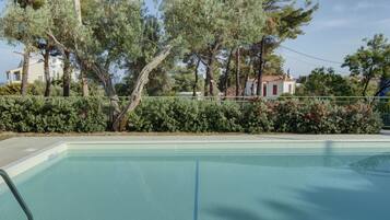 Seasonal outdoor pool, sun loungers