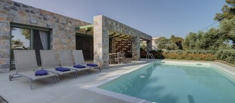 Ouzo Stone House 2, with private pool