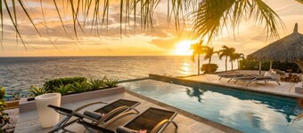 Villa Seven - Coral Estate, Spectacular Views - Ocean Access !