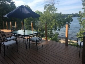 Outdoor dining - Stay on the St Lawrence River in a Tower! (Brier Hill)