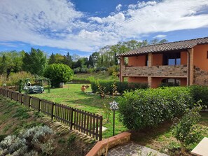 Property grounds - Apartment 1st floor in farmhouse with Pool (Certaldo)