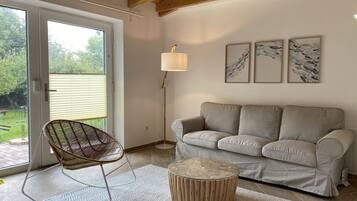 Smart-TV, Bücher, Stereoanlage