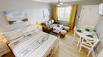 Superior Queen Studio w/ Kitchen & Sofa Bed