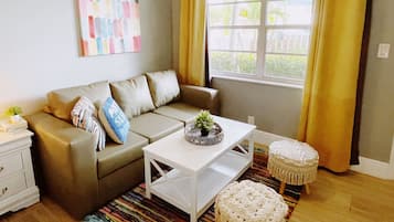 Superior Queen Studio w/ Kitchen & Sofa Bed | Living area