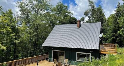 Mount Snow Ski Chalet - 4 min from mountain!! Sleeps 12+!! Iconic experience!