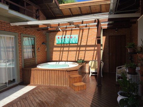 Bañera de hidromasaje privada