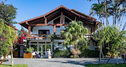 Suites Jurere Internacional