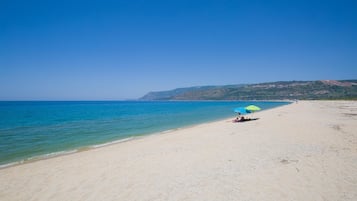 Vlak bij het strand, vissen