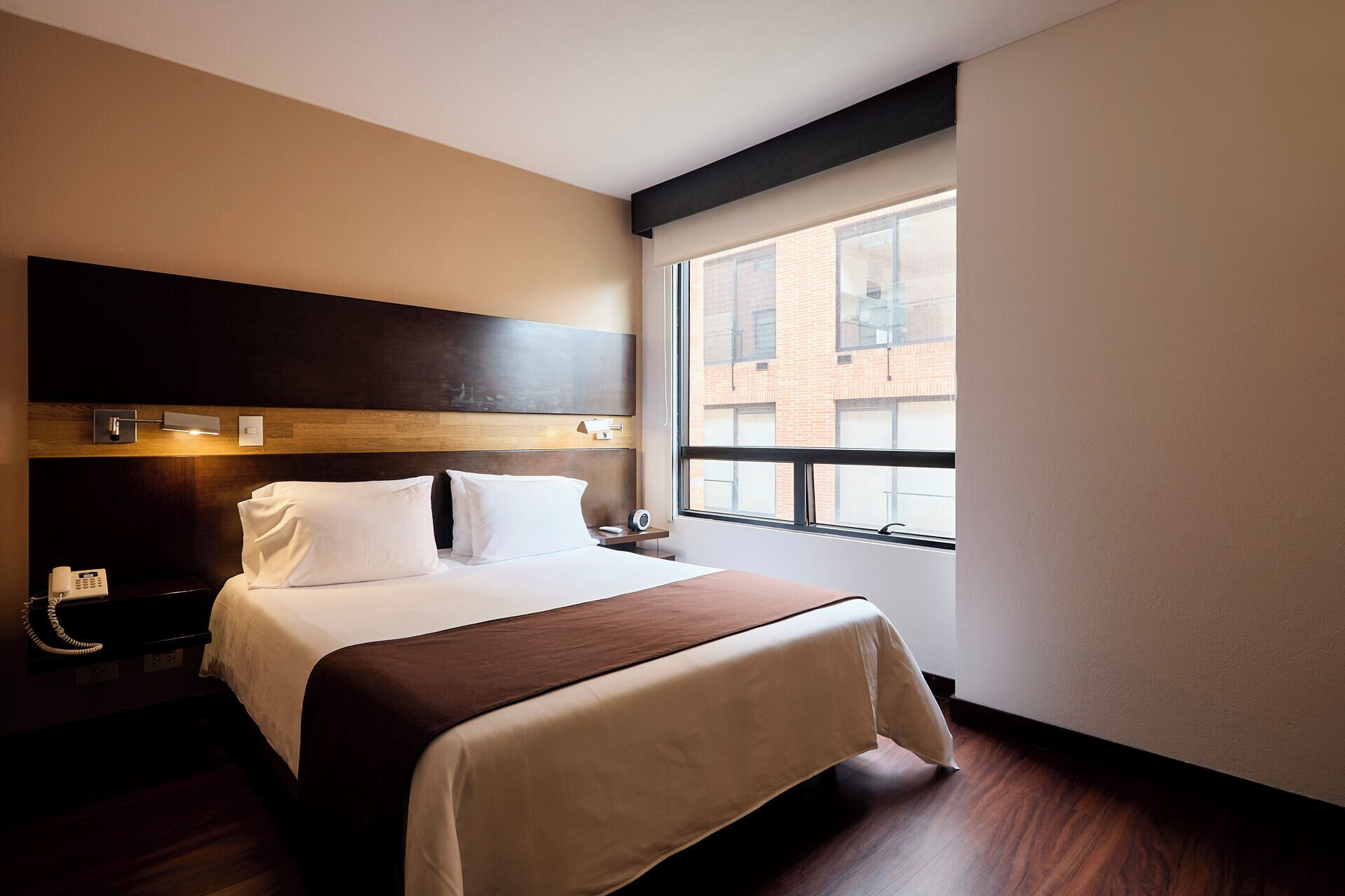 Minibar, caja de seguridad en la habitación, escritorio y wifi gratis 