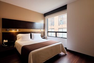 Minibar, caja de seguridad en la habitación, escritorio y wifi gratis 