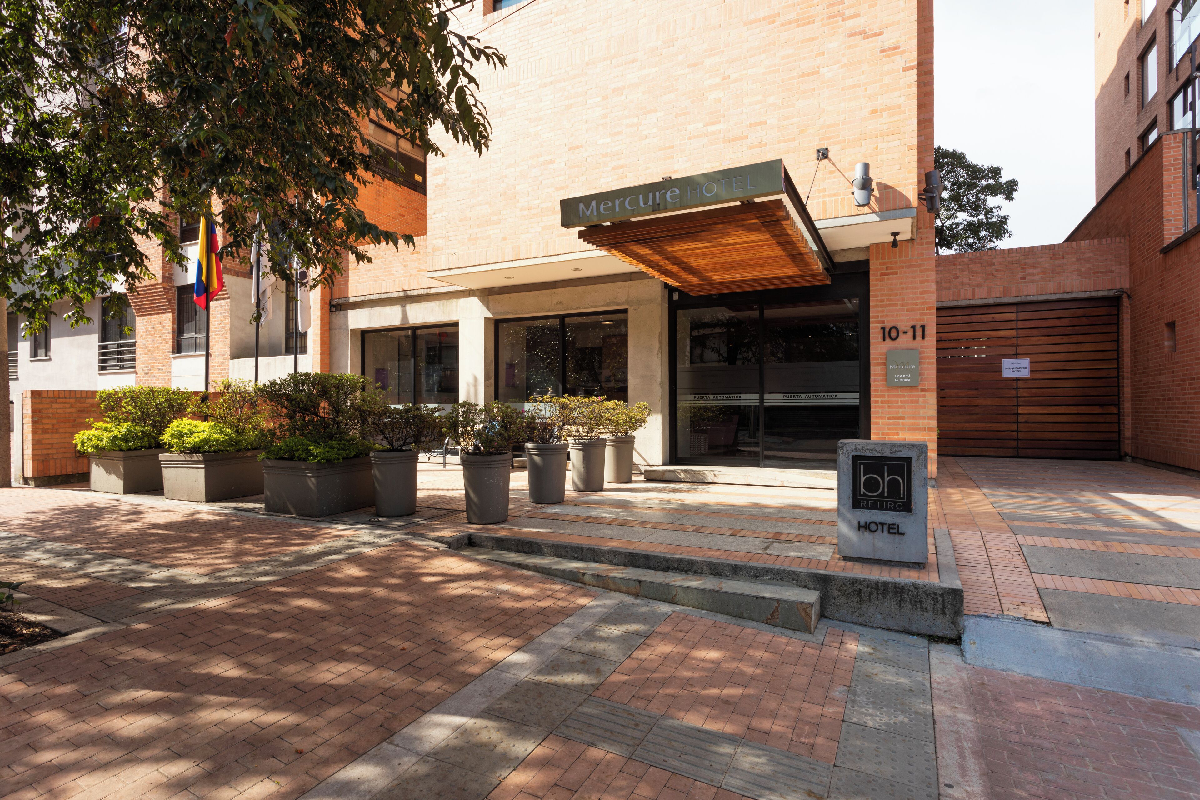 Fachada de la propiedad