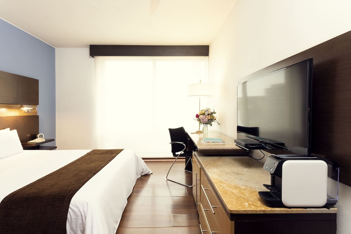 Standard Room | Minibar, in-room safe, desk, free WiFi