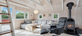 Lovely home in Hemmet with kitchen