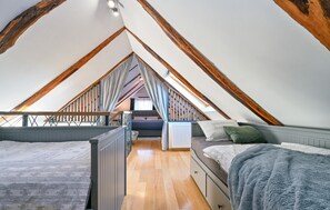 4 bedrooms, travel cot, free WiFi, bed sheets