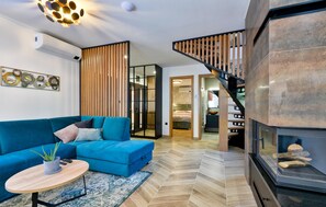 Smart TV, fireplace, table football, ping pong