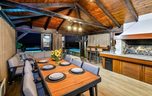 Outdoor dining - Amazing home in Kalnik with sauna (Kalnik)