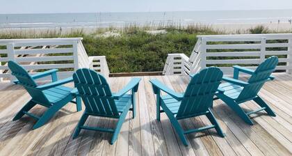Come stay in this front beach original Folly cottage withâA Million Dollar Viewâ