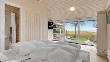 4 bedrooms, free WiFi