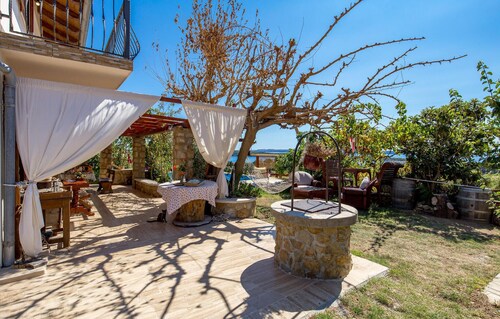 Lovely home in Banjol with sauna