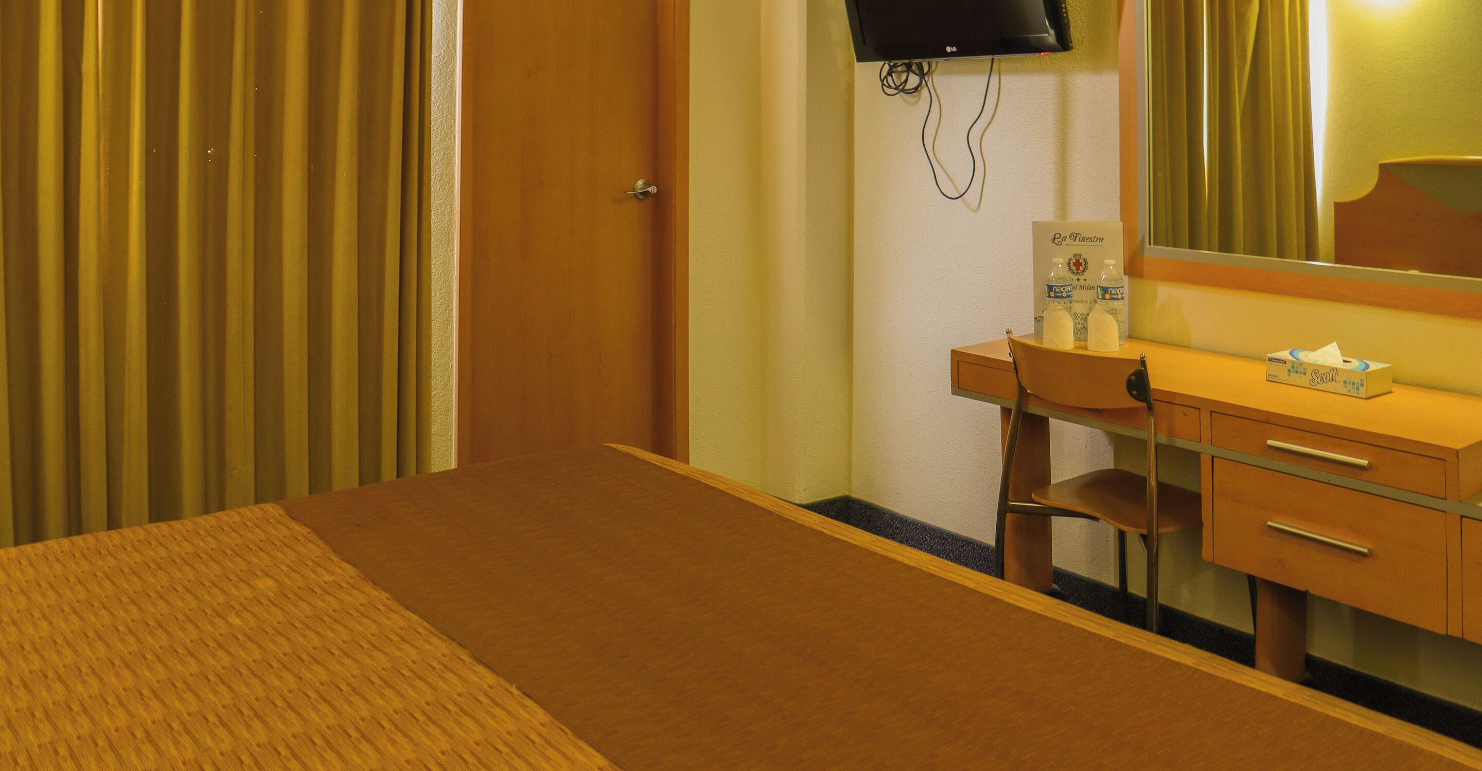 standard room 1 king bed | 1 bedroom, hypo-allergenic bedding, in-room safe, desk