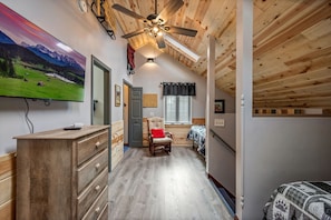 3 bedrooms, desk, iron/ironing board, free WiFi