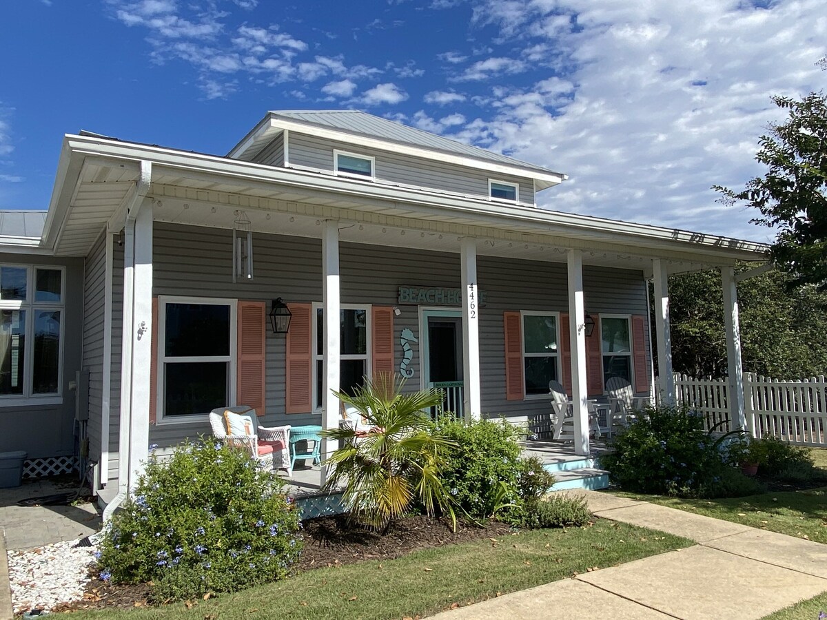 Photo 2 of PET FRIENDLY -BEACH HOUSE - Clipper Cove Cutie - 6 min walk to beach - SLEEPS 10
