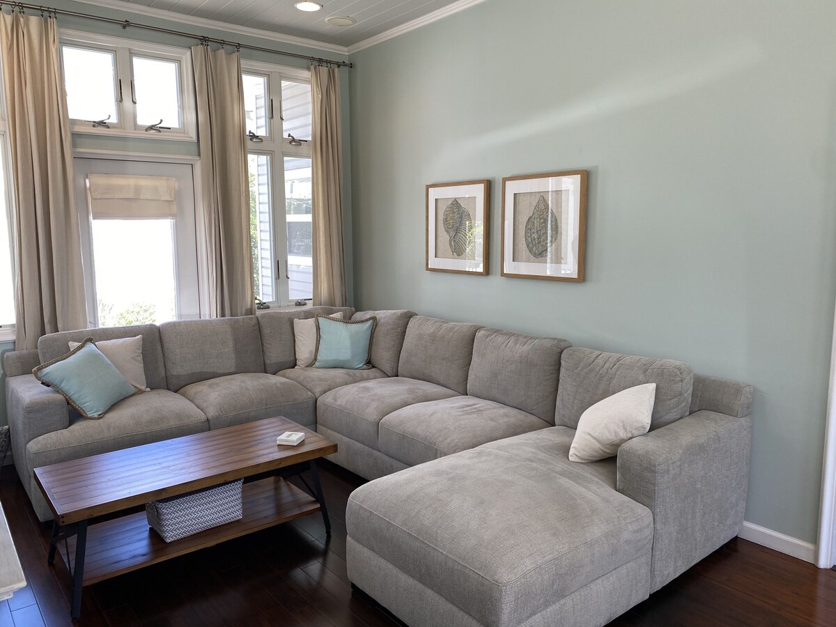 Photo 7 of PET FRIENDLY -BEACH HOUSE - Clipper Cove Cutie - 6 min walk to beach - SLEEPS 10