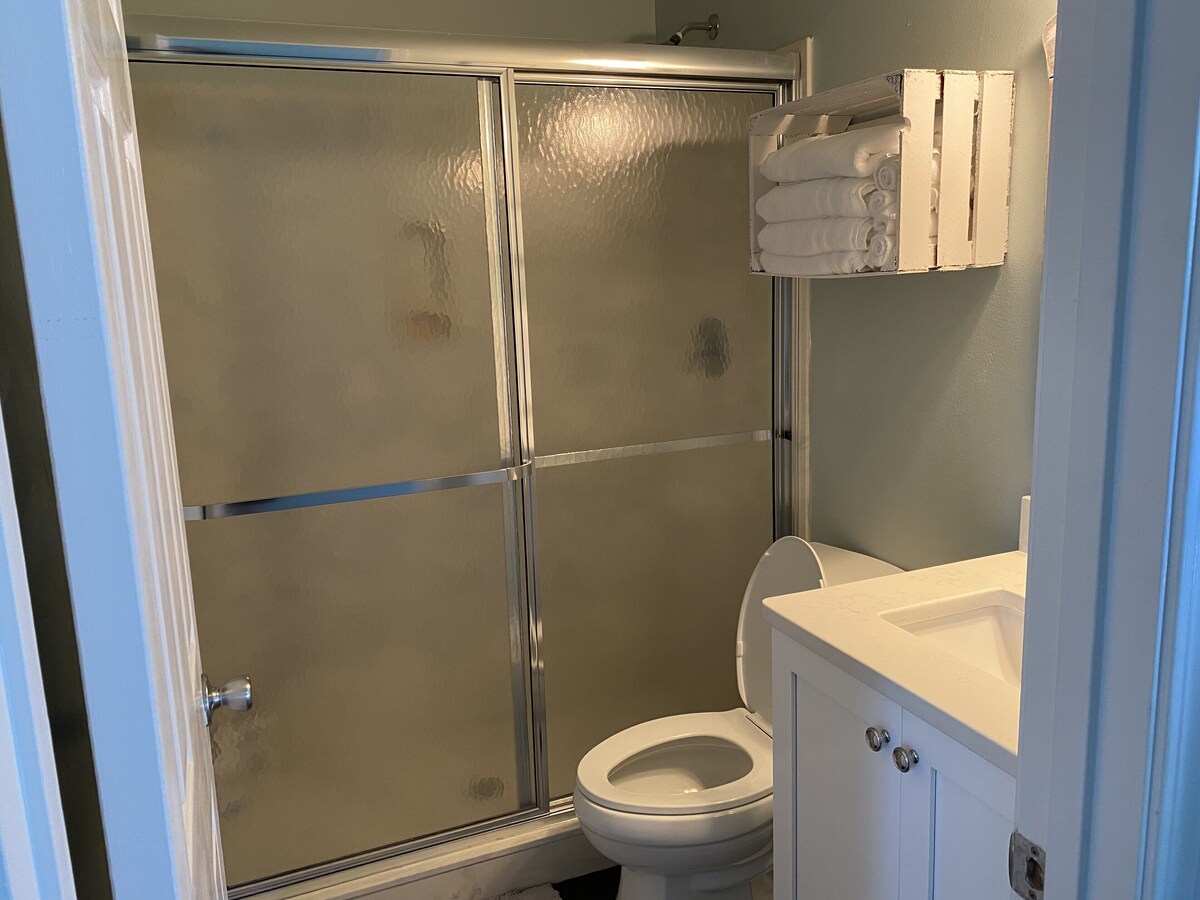 Photo 26 of PET FRIENDLY -BEACH HOUSE - Clipper Cove Cutie - 6 min walk to beach - SLEEPS 10