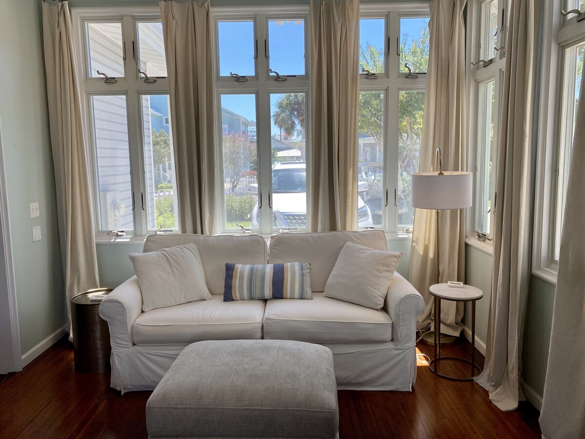 Photo 6 of PET FRIENDLY -BEACH HOUSE - Clipper Cove Cutie - 6 min walk to beach - SLEEPS 10