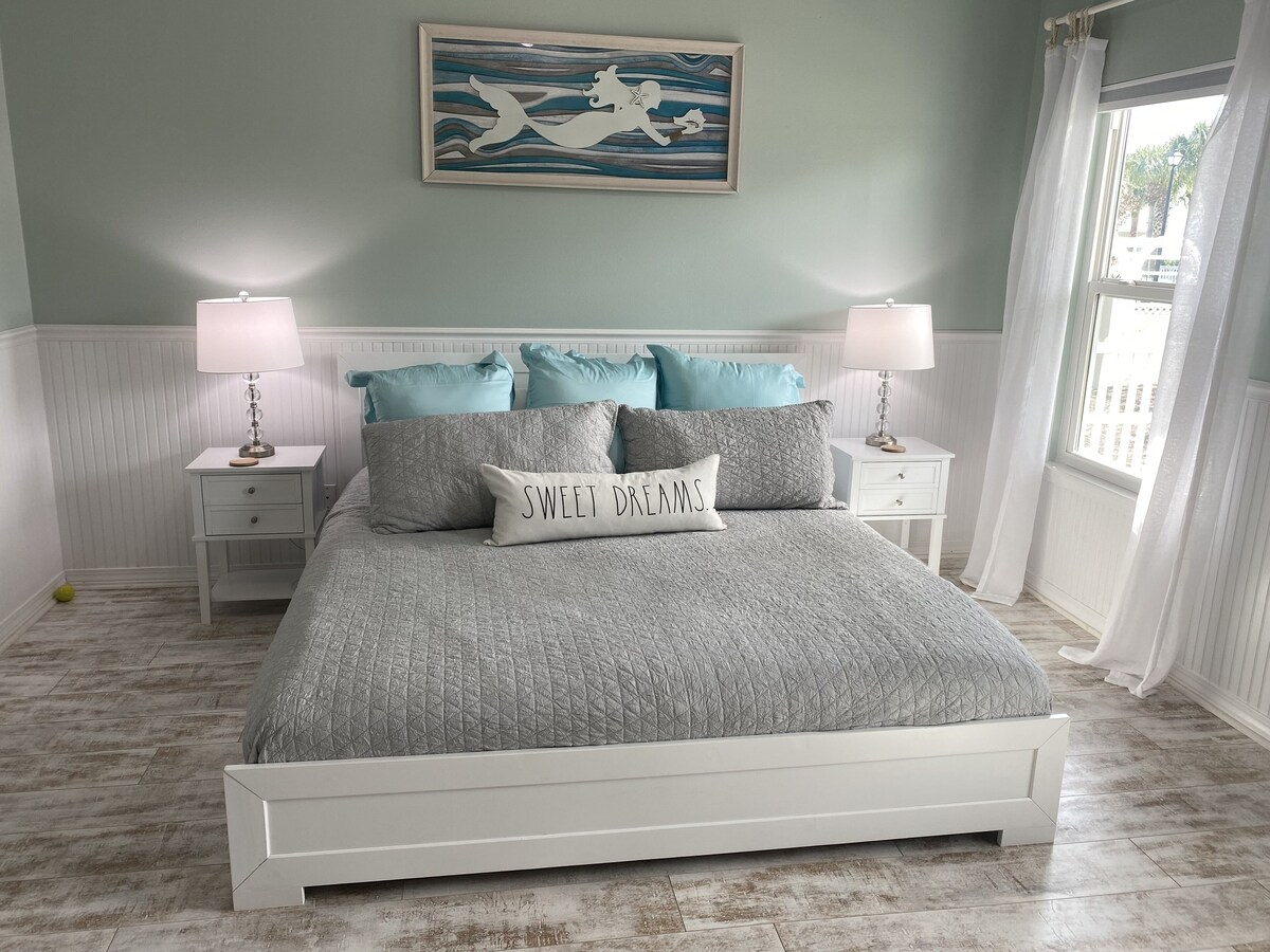 Photo 21 of PET FRIENDLY -BEACH HOUSE - Clipper Cove Cutie - 6 min walk to beach - SLEEPS 10