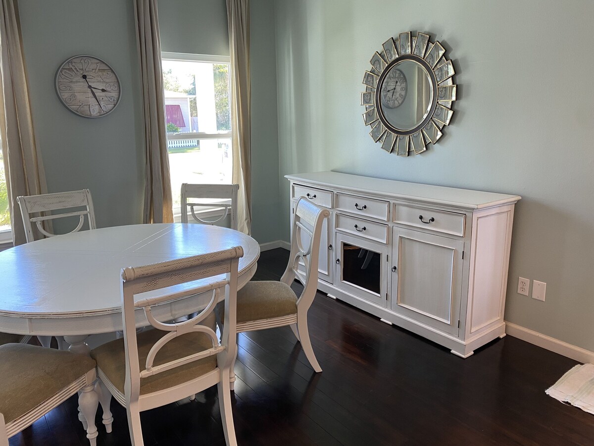 Photo 9 of PET FRIENDLY -BEACH HOUSE - Clipper Cove Cutie - 6 min walk to beach - SLEEPS 10